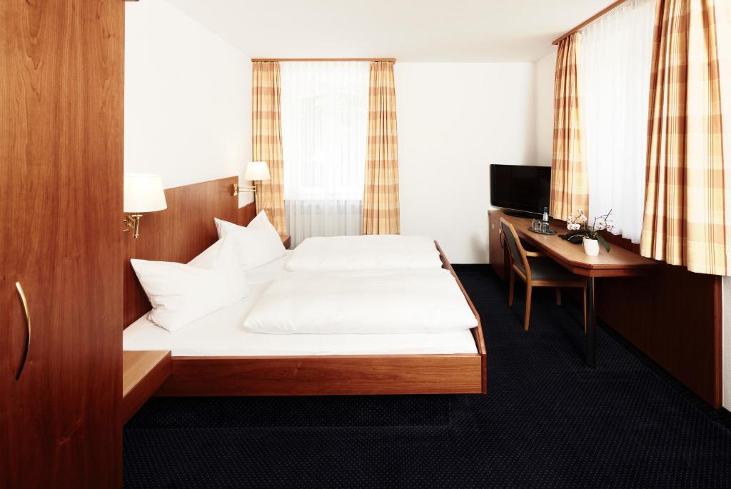 Hotel Burgmeier Дахау Номер фото